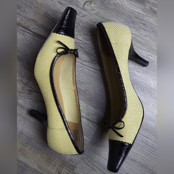 Victoria Spencer 3.5" Heels - Picture 6 of 9